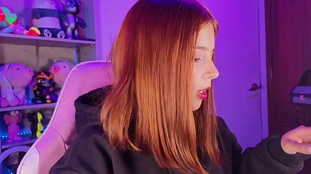 EmilyMiller  online show from January 12, 2026, 5:18 pm