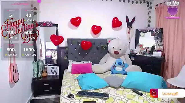 Pocahontaslovex online show from February 14, 2025, 3:15 pm