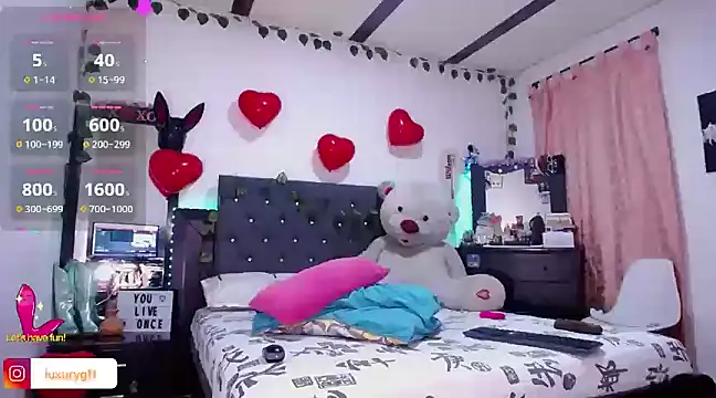 Pocahontaslovex online show from February 18, 2025, 3:21 pm