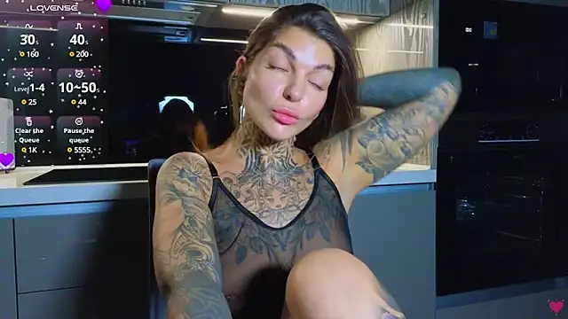 Snapshot of tattooedBabyy chatting on January 13, 2025, 10:36 am tattooedBabyy online show from January 13, 2025, 10:36 am