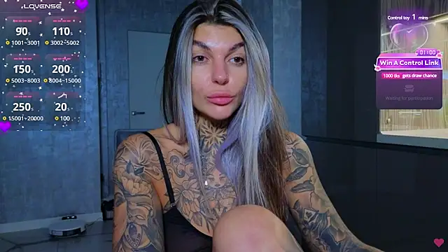 Snapshot of tattooedBabyy chatting on January 28, 2025, 4:30 pm tattooedBabyy online show from January 28, 2025, 4:30 pm