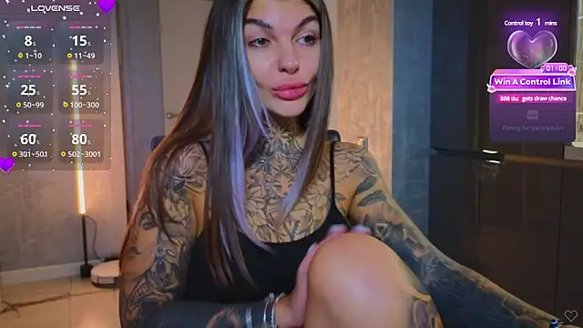 Snapshot of tattooedBabyy chatting on February 10, 2025, 2:37 pm tattooedBabyy online show from February 10, 2025, 2:37 pm