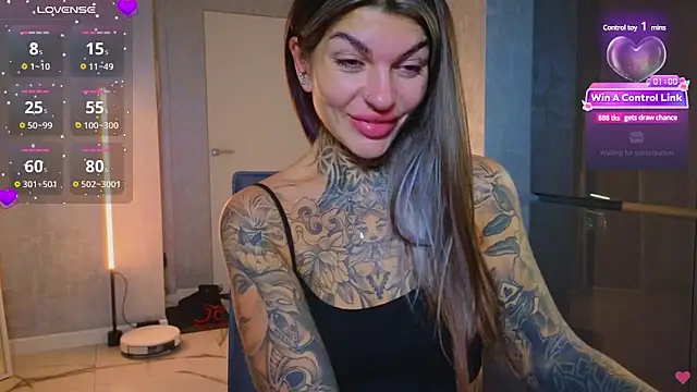 Snapshot of tattooedBabyy chatting on February 10, 2025, 5:41 pm tattooedBabyy online show from February 10, 2025, 5:41 pm