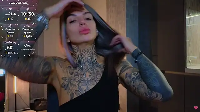 Snapshot of tattooedBabyy chatting on February 18, 2025, 4:48 pm tattooedBabyy online show from February 18, 2025, 4:48 pm