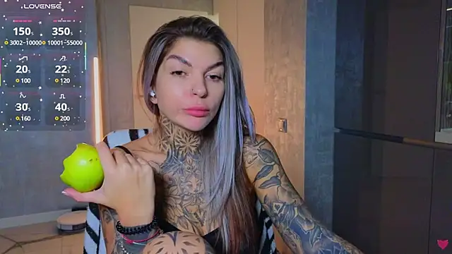 Snapshot of tattooedBabyy chatting on March 11, 2025, 11:12 am tattooedBabyy online show from March 11, 2025, 11:12 am