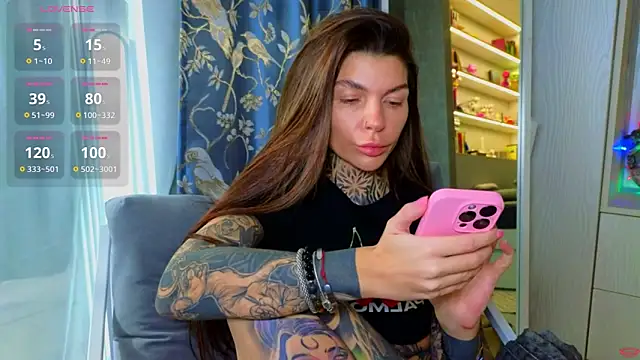 tattooedBabyy online show from April 3, 2026, 10:02 am