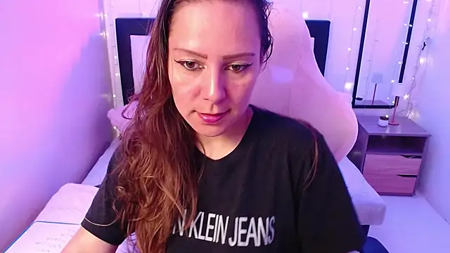 Snapshot of camila_delarosa chatting on July 1, 2026, 5:56 pm camila delarosa online show from July 1, 2026, 5:56 pm