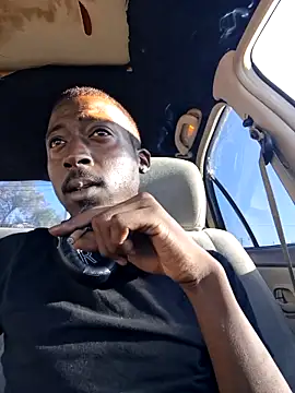 chocolatemeatstick25 online show from April 15, 2026, 2:57 pm