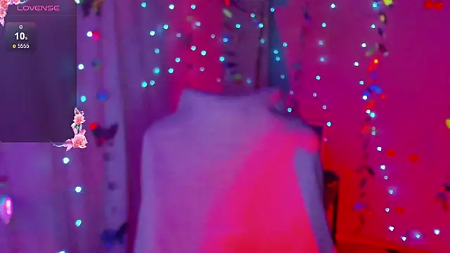 Snapshot of Sweet_me_ chatting on June 24, 2026, 5:39 am Sweet me online show from June 24, 2026, 5:39 am
