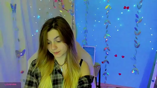 Snapshot of Sweet_me_ chatting on July 10, 2026, 6:10 pm Sweet me online show from July 10, 2026, 6:10 pm