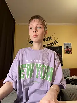 Crayzy Luv online show from March 10, 2025, 9:51 pm