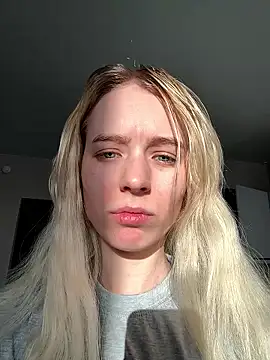 Crayzy Luv online show from January 14, 2026, 10:10 am