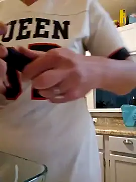 Snapshot of Dixiefaye_Pika chatting on February 19, 2025, 1:51 am Dixiefaye Pika online show from February 19, 2025, 1:51 am