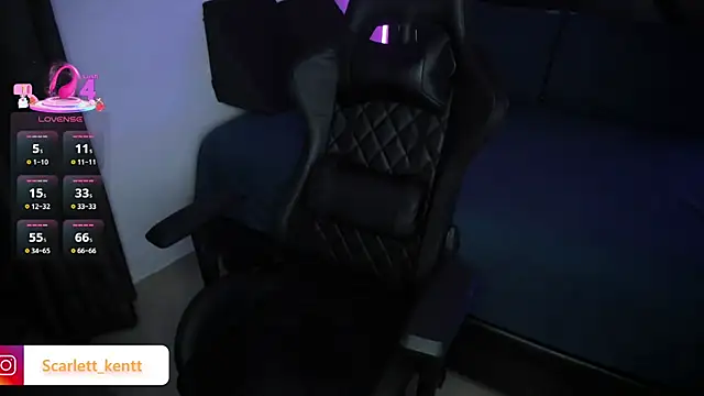 ScarlettAndClark online show from April 9, 2026, 4:45 am