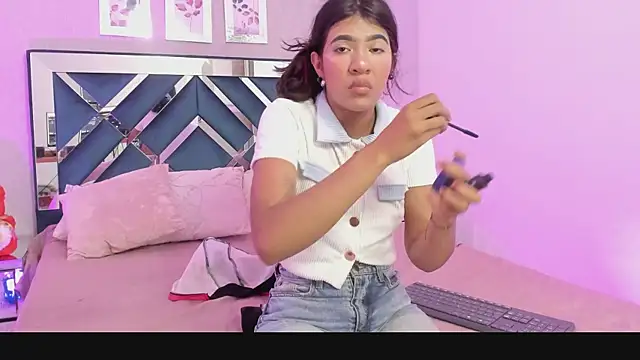 Snapshot of Miakhalifa_7 chatting on January 13, 2025, 11:41 am Miakhalifa 7 online show from January 13, 2025, 11:41 am