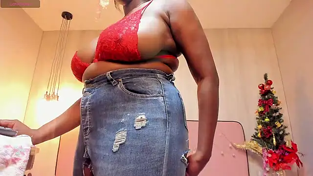 ShairaCoxx online show from December 23, 2024, 1:13 pm