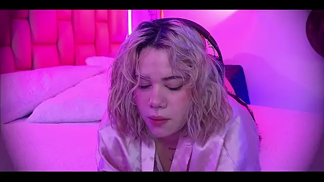 albaismynameX online show from March 5, 2026, 12:12 pm