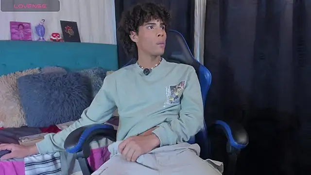 kleo helenos online show from February 17, 2026, 11:00 pm