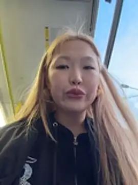 Aiko Yumi online show from April 14, 2026, 4:57 pm