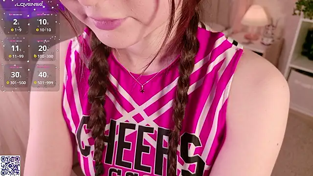 LeraKit online show from February 7, 2026, 2:43 pm