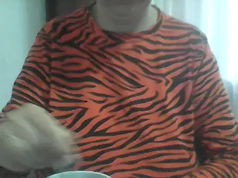 Snapshot of AnaXBerry chatting on May 10, 2026, 6:29 am AnaXBerry online show from May 10, 2026, 6:29 am