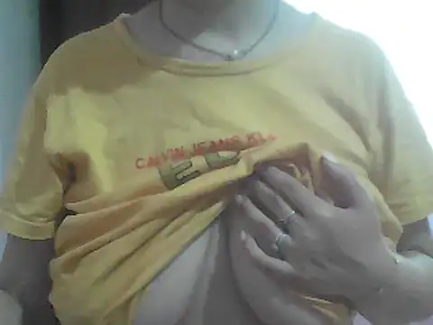 Snapshot of AnaXBerry chatting on May 16, 2026, 6:54 am AnaXBerry online show from May 16, 2026, 6:54 am