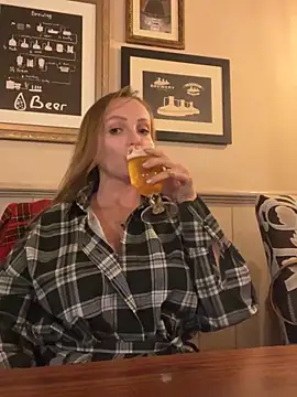 LadyTatiana Madam online show from December 5, 2025, 8:05 pm