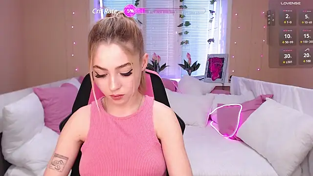 Snapshot of Tessa_Walker chatting on January 22, 2025, 9:24 am Tessa Walker online show from January 22, 2025, 9:24 am