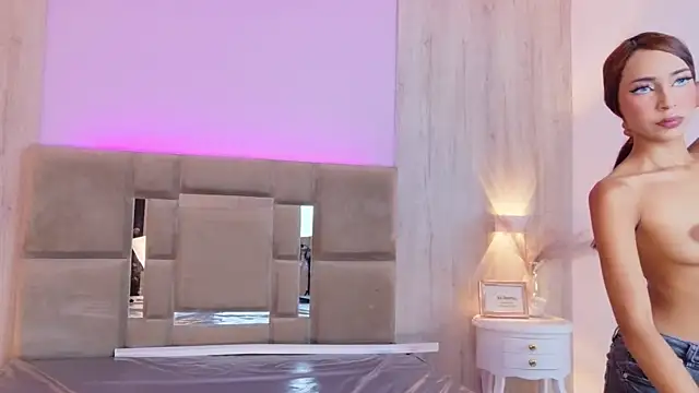 Snapshot of AbrilBrent chatting on May 12, 2026, 7:44 pm AbrilBrent online show from May 12, 2026, 7:44 pm