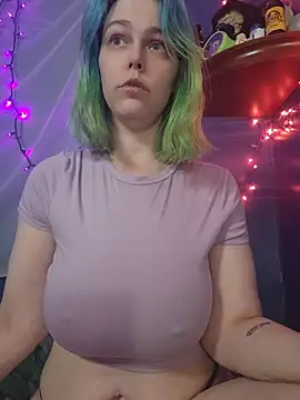 Snapshot of EverlyEster chatting on August 7, 2026, 3:52 am EverlyEster online show from August 7, 2026, 3:52 am