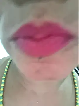 gatadeojosclaros online show from March 2, 2026, 1:19 am