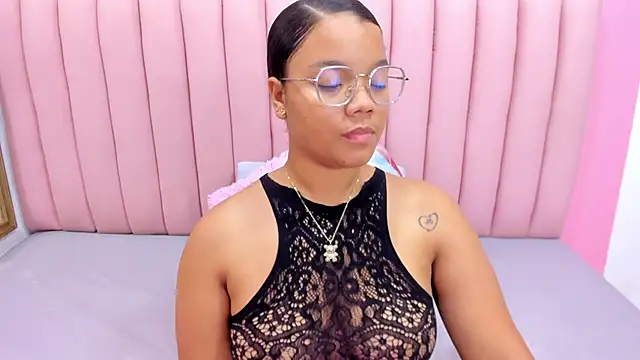 ISABELLA 020 online show from February 24, 2025, 12:16 pm