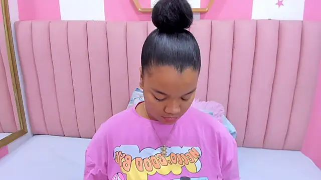 ISABELLA 020 online show from March 11, 2025, 11:23 am