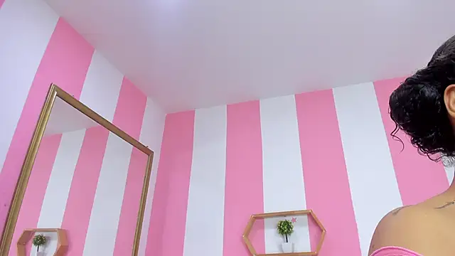 ISABELLA 020 online show from February 25, 2026, 1:21 pm