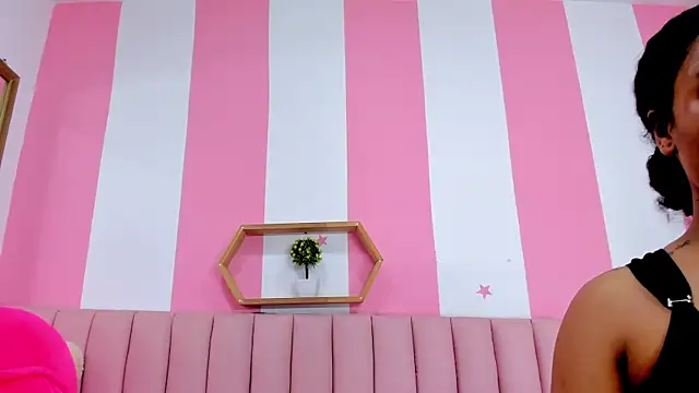 ISABELLA 020 online show from March 10, 2026, 12:43 pm