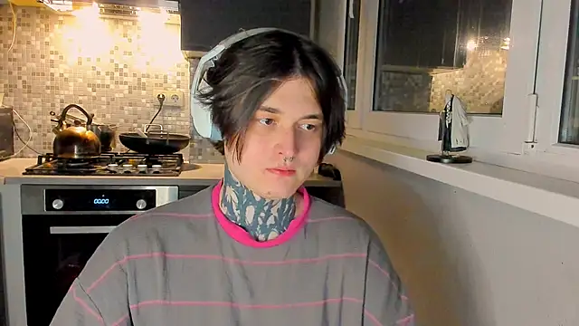 Snapshot of _torfin_ chatting on February 24, 2026, 8:40 pm torfin online show from February 24, 2026, 8:40 pm