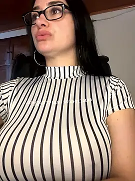 preetypeach online show from January 11, 2026, 9:09 pm