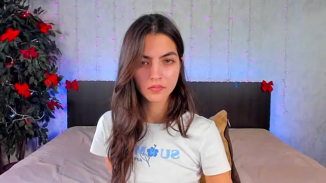 Milana Crystal  online show from January 13, 2025, 11:19 am