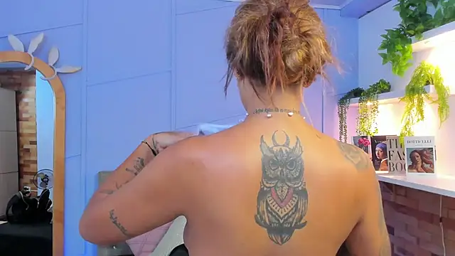 Snapshot of Georgina-coule chatting on January 7, 2025, 12:20 pm Georgina-coule online show from January 7, 2025, 12:20 pm