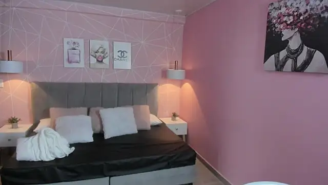 Snapshot of zara__sweet chatting on April 1, 2026, 3:09 pm zara sweet online show from April 1, 2026, 3:09 pm