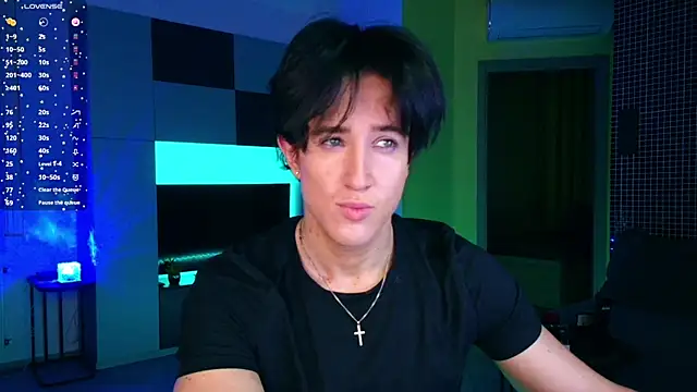 Snapshot of ChristianLevine_ chatting on June 3, 2026, 8:14 pm ChristianLevine online show from June 3, 2026, 8:14 pm