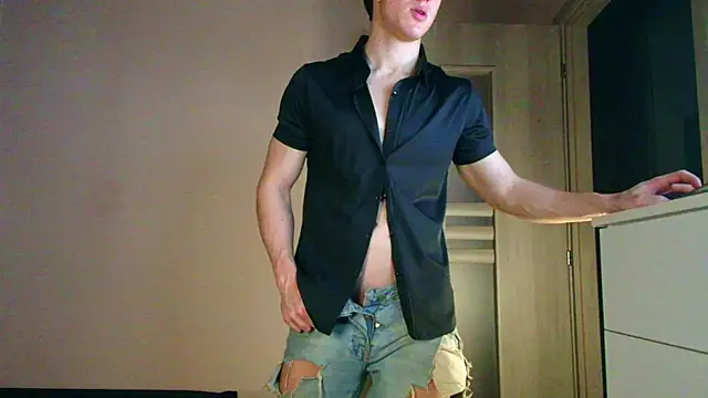Snapshot of ChristianLevine_ chatting on July 15, 2026, 4:07 am ChristianLevine online show from July 15, 2026, 4:07 am