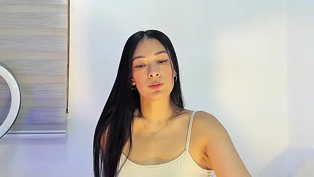 bella hadid1  online show from February 25, 2026, 2:43 am