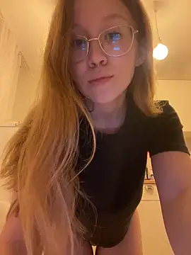 Eva Weyne online show from December 1, 2024, 7:14 pm