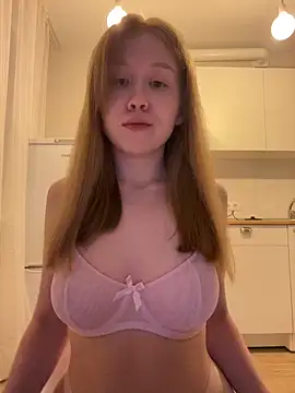 Snapshot of Eva_Weyne chatting on May 28, 2026, 7:55 pm Eva Weyne online show from May 28, 2026, 7:55 pm
