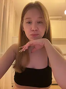 Snapshot of Eva_Weyne chatting on June 30, 2026, 10:00 pm Eva Weyne online show from June 30, 2026, 10:00 pm