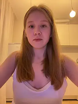 Snapshot of Eva_Weyne chatting on July 1, 2026, 10:09 pm Eva Weyne online show from July 1, 2026, 10:09 pm