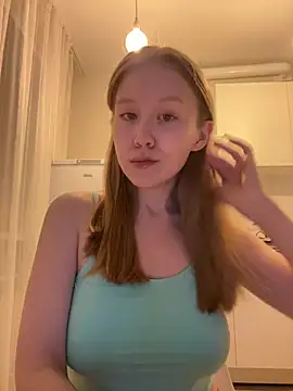Snapshot of Eva_Weyne chatting on July 9, 2026, 8:35 pm Eva Weyne online show from July 9, 2026, 8:35 pm