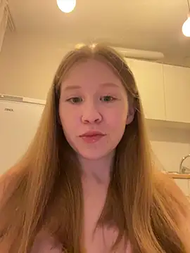 Snapshot of Eva_Weyne chatting on July 13, 2026, 11:07 pm Eva Weyne online show from July 13, 2026, 11:07 pm
