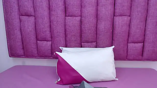 LindaKardi online show from March 10, 2026, 12:21 pm